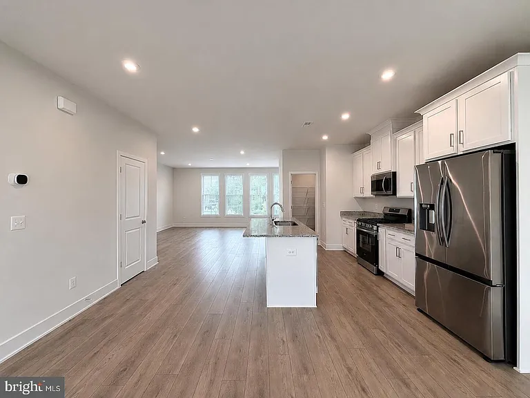 131 Sapphire St — Photo 15