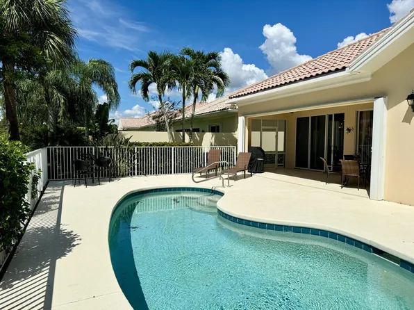 8262 Dominica Pl, Wellington, FL 33414