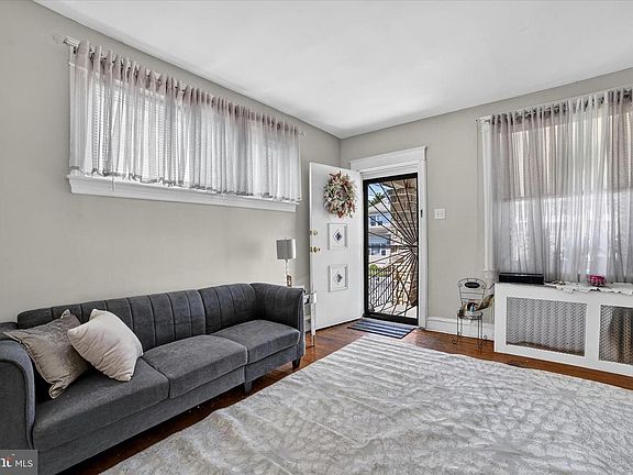 3rd image of 443 Orchard Ave
