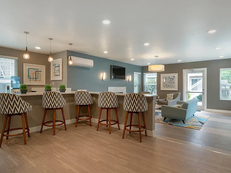 Inglenook Court — Photo 17