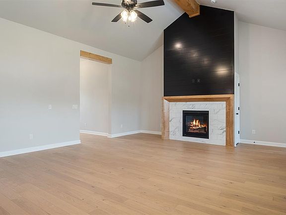 5th image of 15921 Flint Dr