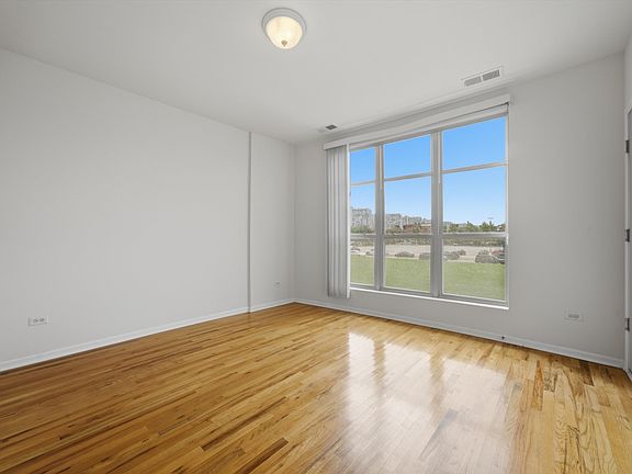 3rd image of 318 E 25th St #2E