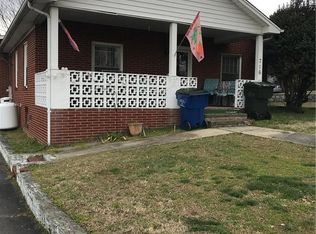 716 Rockford St, Mount Airy, NC 27030