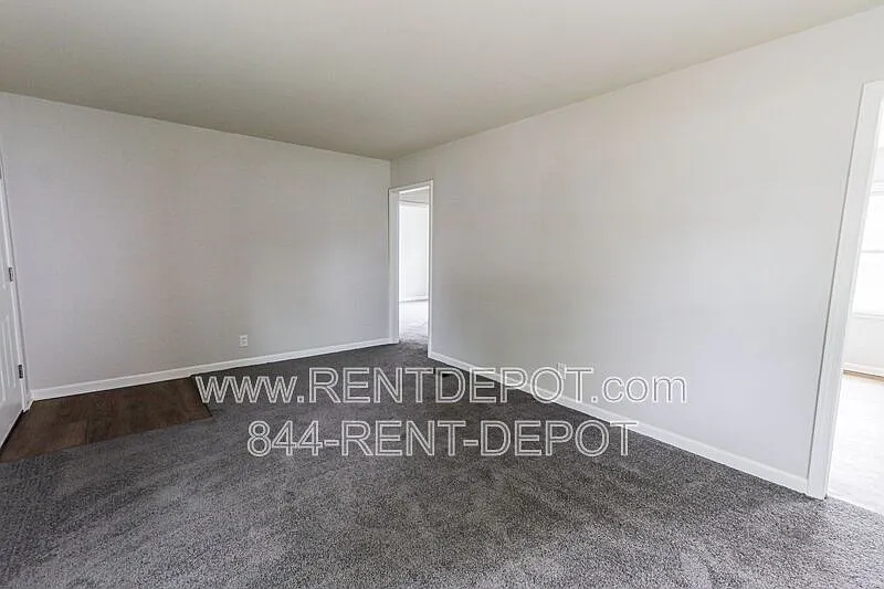 3 bed, 1.0 bath, 720 sqft, $1,195 — Photo 3