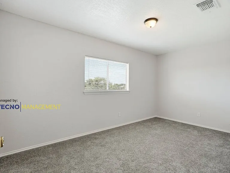 8138 Elktree Pass — Photo 12
