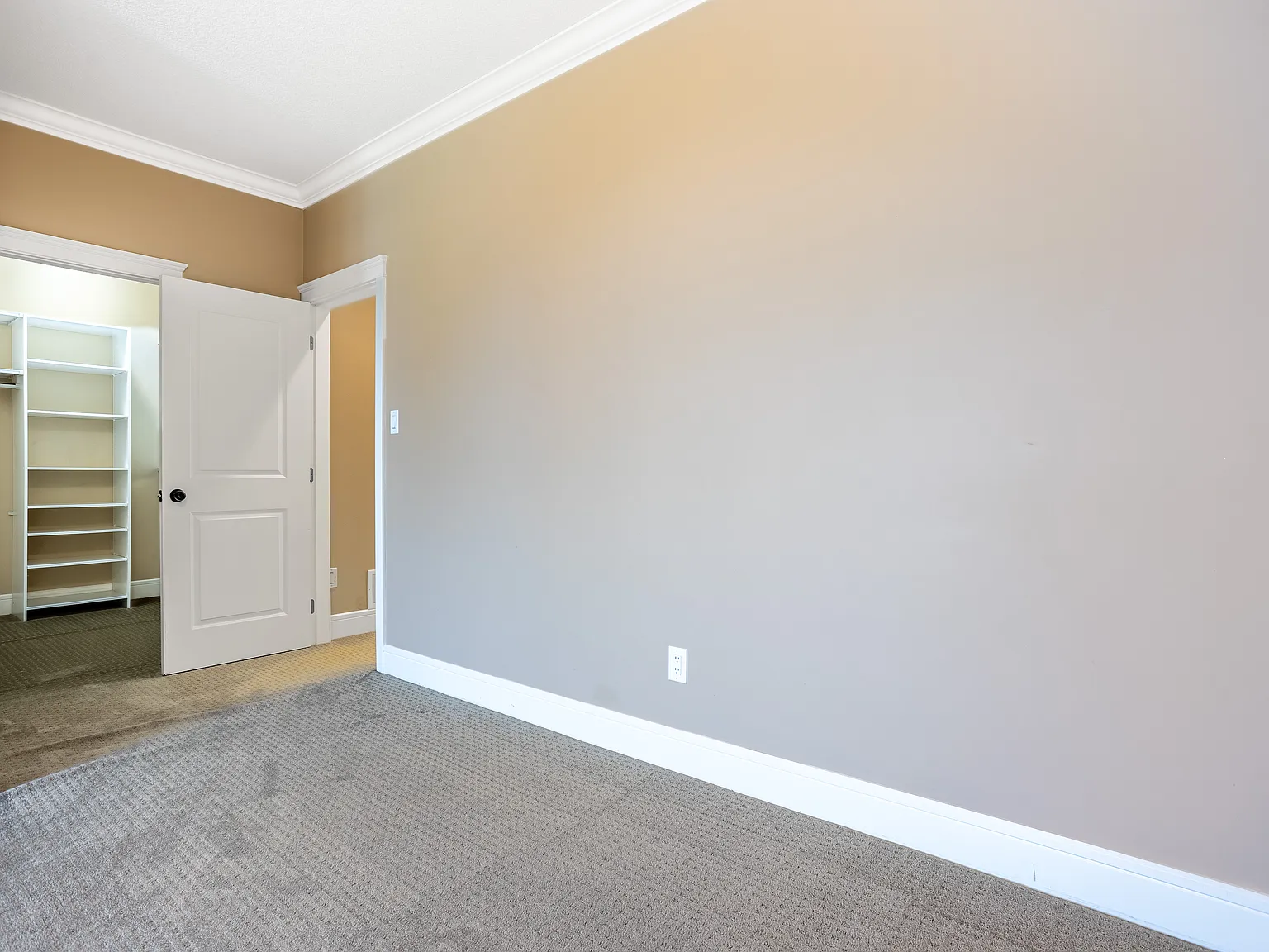 4730 Skyline Way — Photo 4