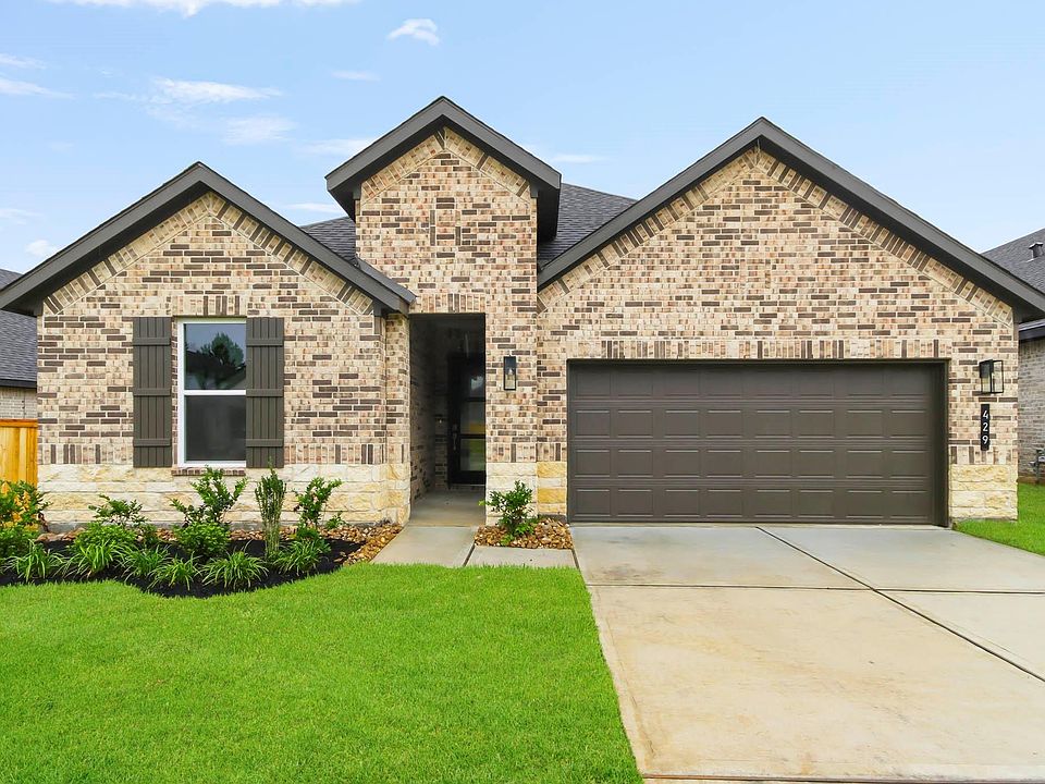 1st image of 429 Summerset Landing Ct