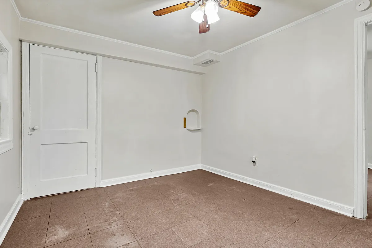 Building Photo - 18C Pinewood Dr #D
