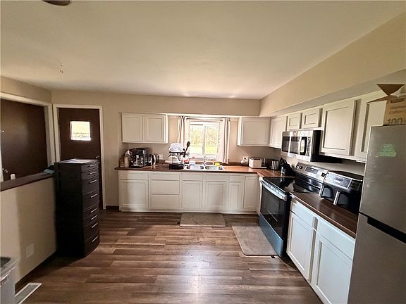 3rd image of 3185 Stop 8 Rd