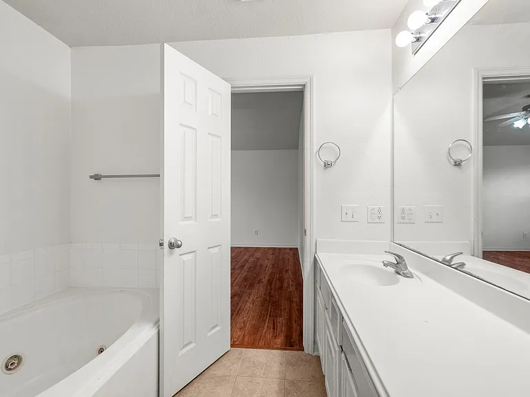3211 Falcon Trail Dr — Photo 26
