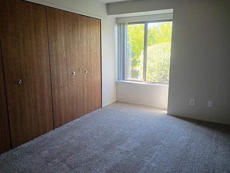 Prentiss Pointe Apartments — Photo 119