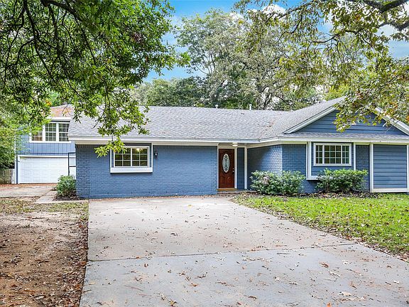 2nd image of 24414 Cottonwood Cove Ln