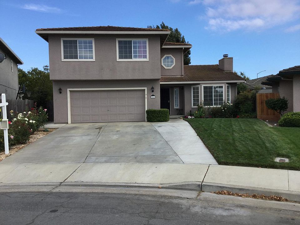 1st image of 581 Verona Pl
