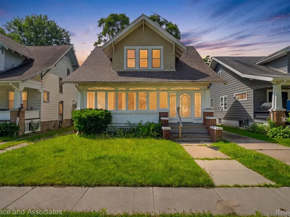 1222 Minnie St, Port Huron, MI 48060