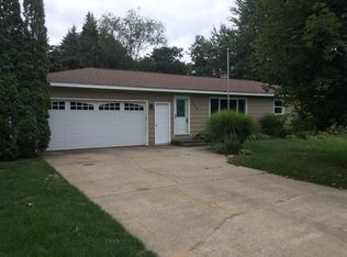 1748 Columbus St, Holland, MI 49424