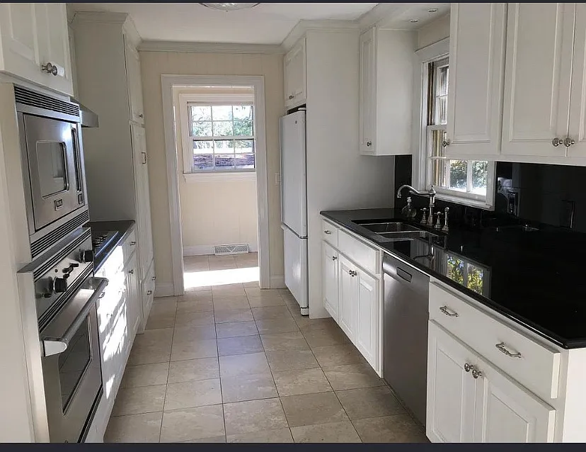 4 bed, 2.5 bath, 2040 sqft, $3,900 — Photo 3