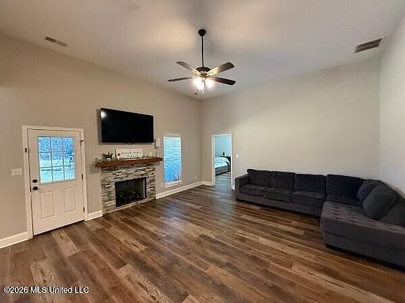 2nd image of 1762 Smart Rd