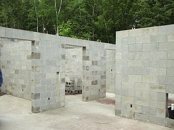 The home has 2 15 x 15 bedrooms, and a smaller possible 3rd bedroombr