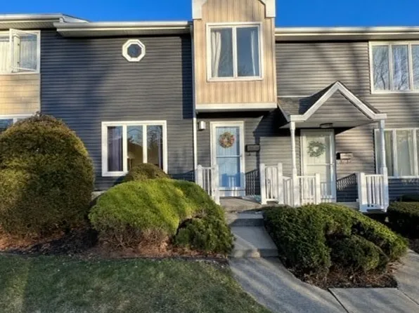 160 S 7th St, Lewiston, NY 14092