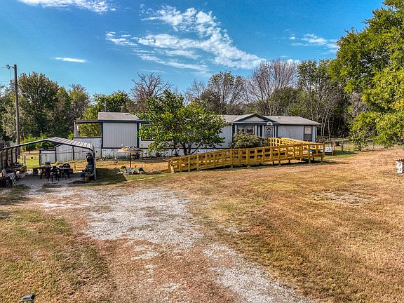 3rd image of 153 Canyon Valley Ln