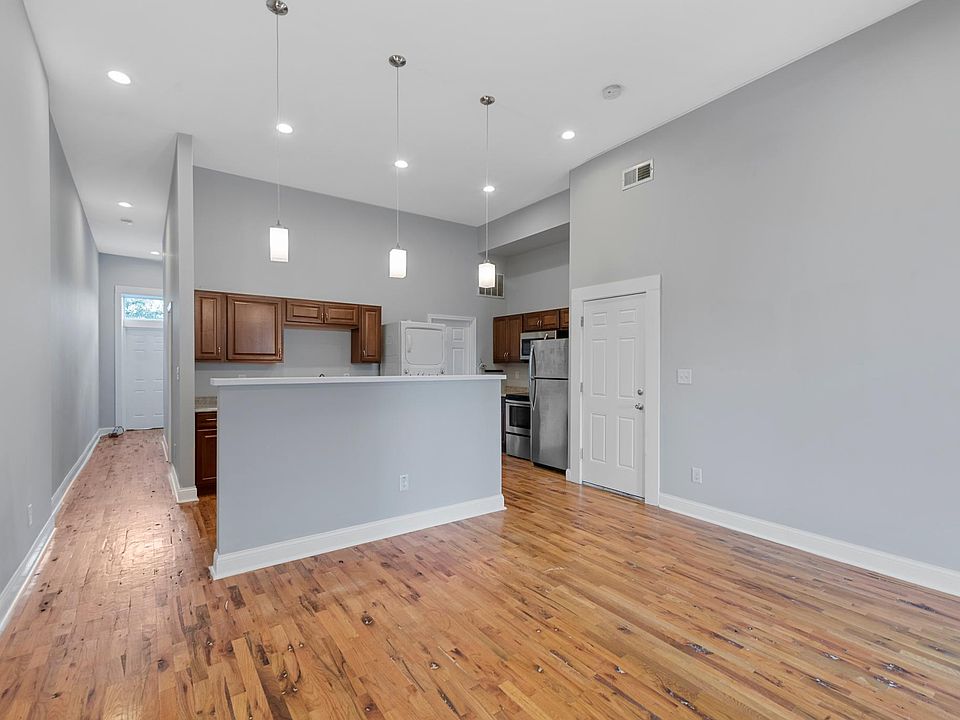 1st image of 1605 S 9th St #B