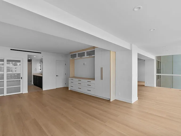 939 Coast Blvd #6F — Photo 11