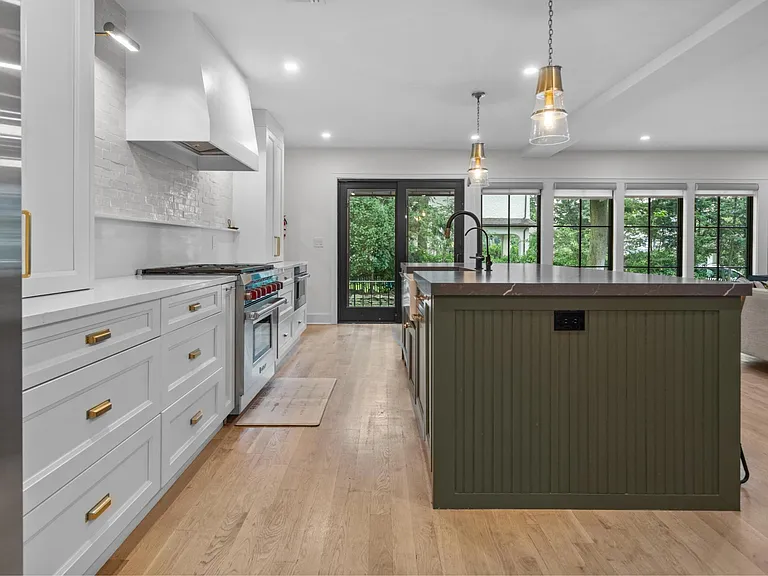 107 Highland Ave — Photo 5