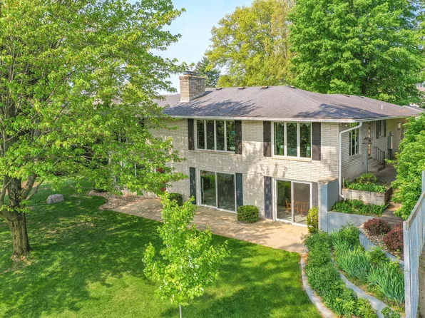 70117 Hilltop Dr, Union, MI 49130