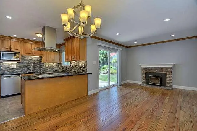 2040 Conifer Ln — Photo 10