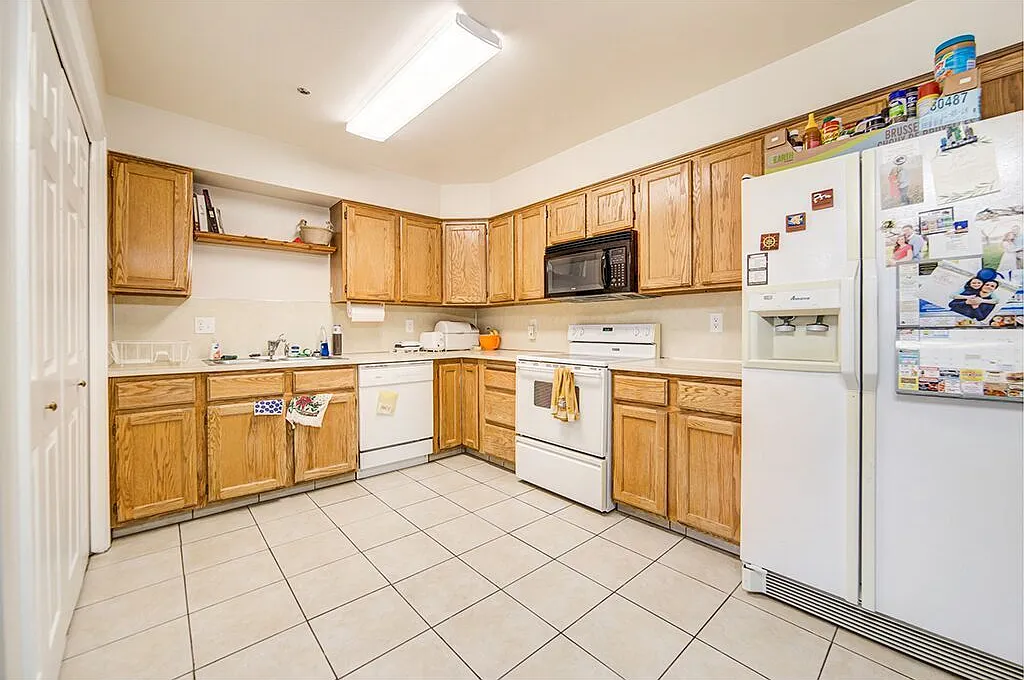 2 bed, 988 sqft, $449 — Photo 2