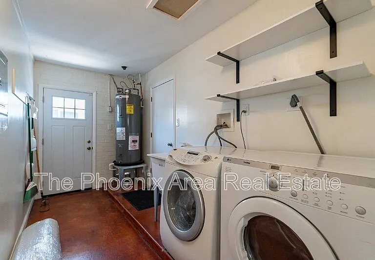 1001 E Campus Dr — Photo 8
