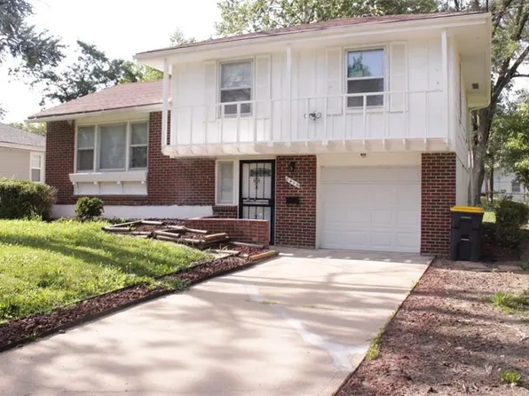 8416 E 92nd Pl, Kansas City, MO 64138