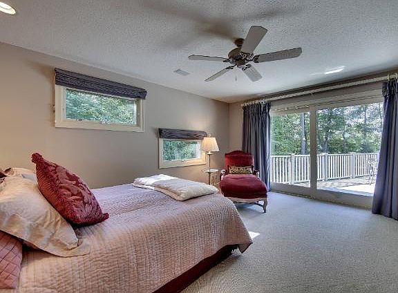 2nd image of 1005 Heritage Ln