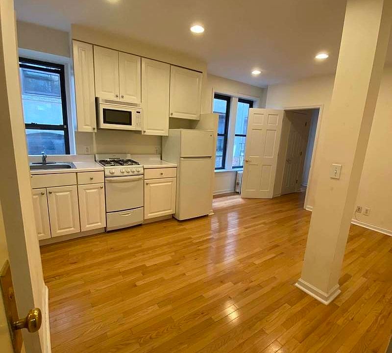 1st image of 308 E 78th St #3B