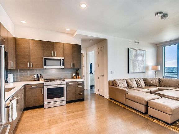 4th image of 222 West Ave #2210