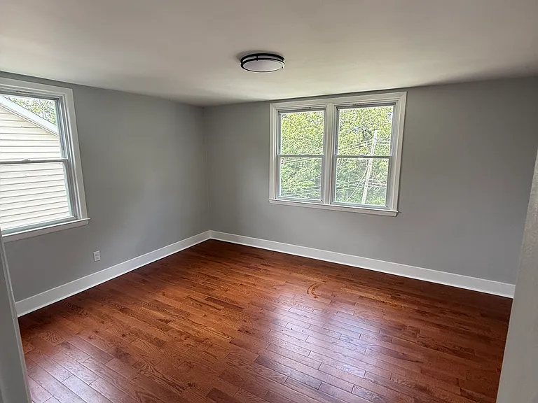 230 N Diamond St — Photo 14