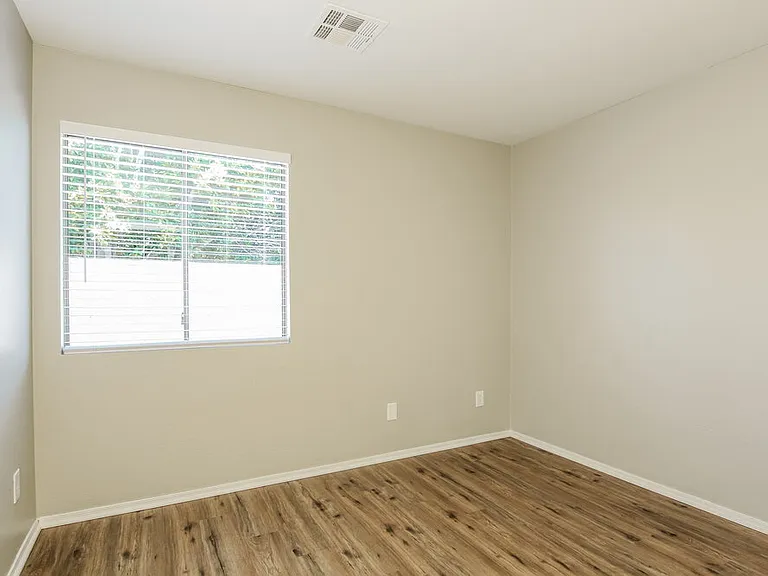 1840 S 106th Ln — Photo 15