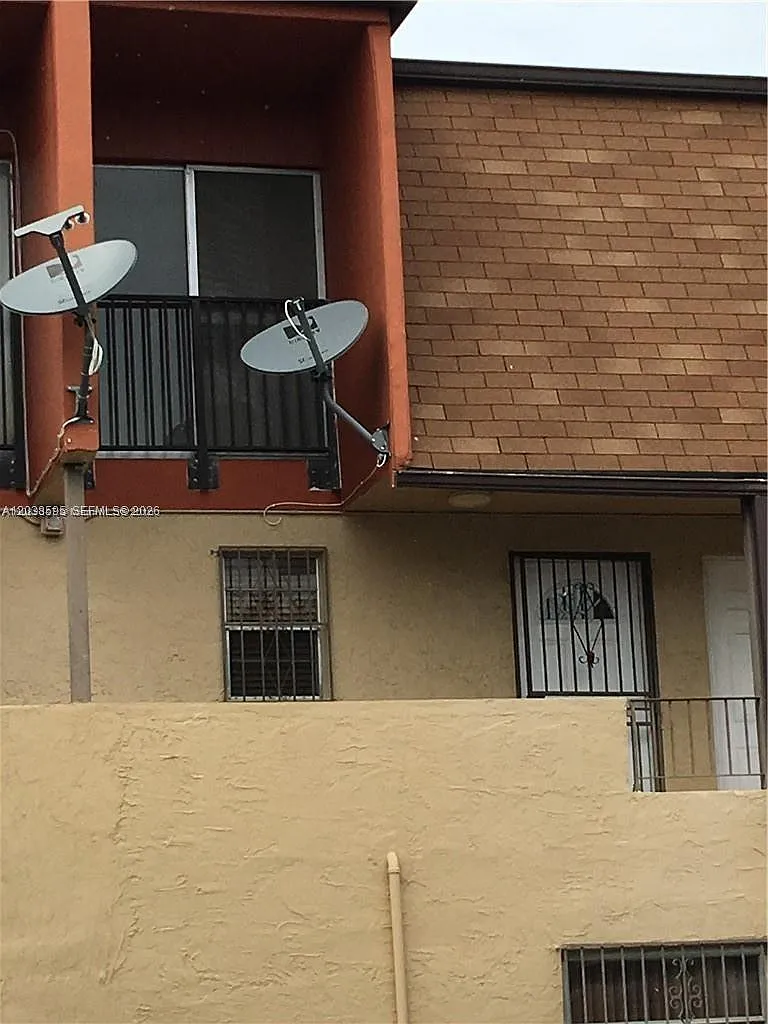 Laguna Club West Condo Bl — Photo 3