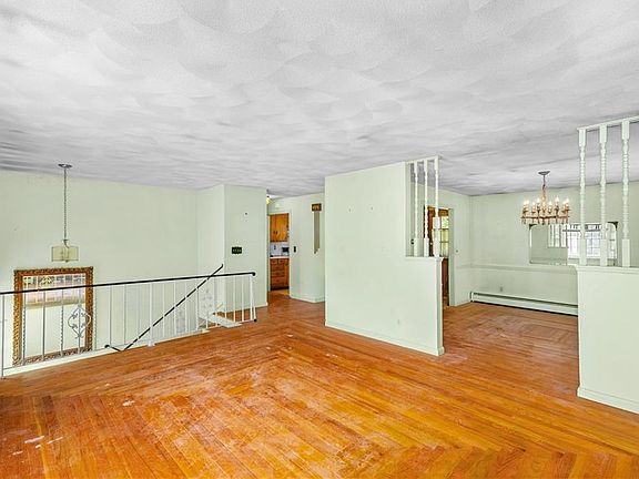 4th image of 5 Allan Dr