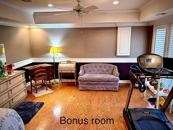 4th image of 1806 S 171st Ct