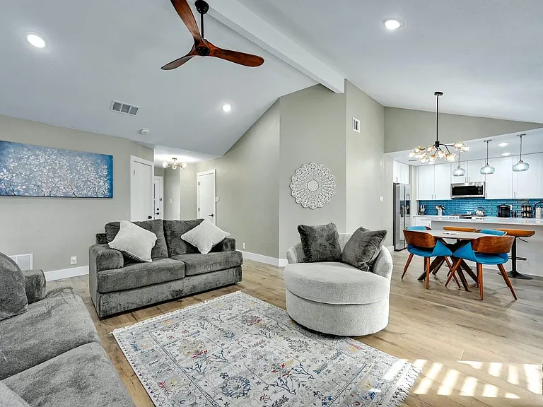 1807 Krizan Ave — Photo 6