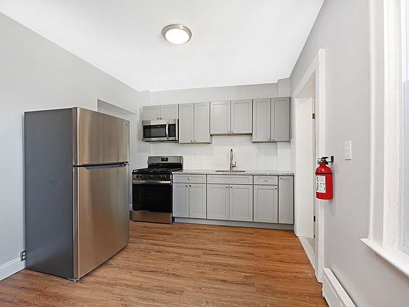 2nd image of 17 Crawford St #1D