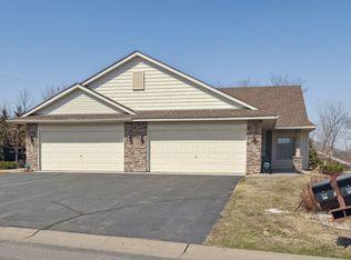 319 Summer Pl E, Maplewood, MN 55117