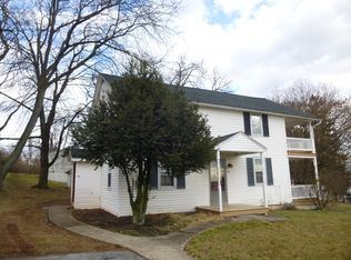 319 Spring Glen Dr, Ephrata, PA 17522