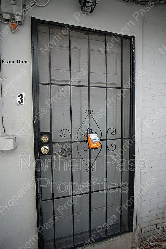 Building Photo - 3403 Pershing Dr #3