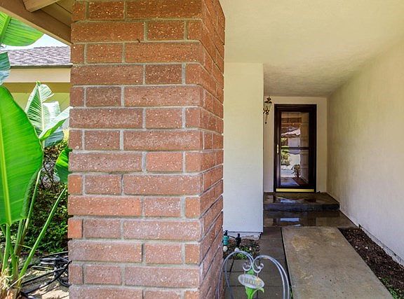 387 Sundance St-5