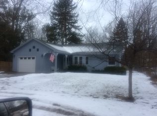 77 N Rush St, Pentwater, MI 49449