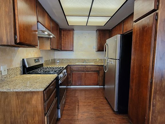 5th image of 80 N Michigan Ave APT 1