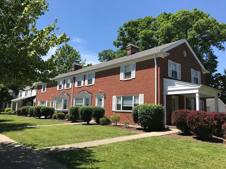 3947 Beech St — Photo 1