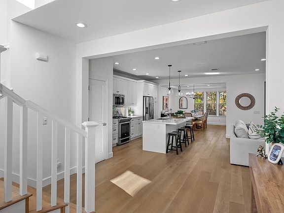 5th image of 106 Waterford Terrace